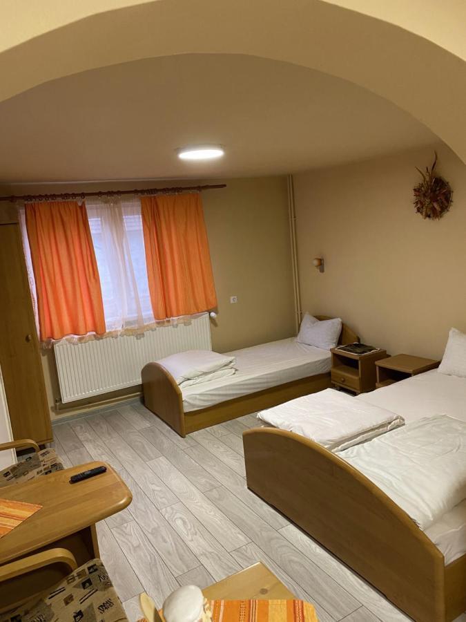 Farkaslaki Kulcsoshaz Lupeni (Harghita) Exterior foto