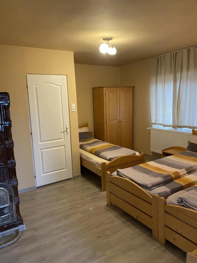 Farkaslaki Kulcsoshaz Lupeni (Harghita) Exterior foto